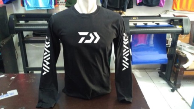 Kaos Daiwa lengan panjang