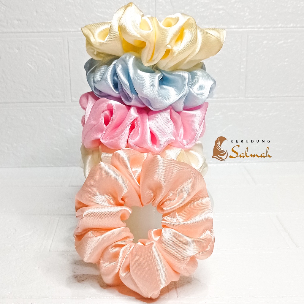 Scrunchie Satin Ikat Rambut Medium