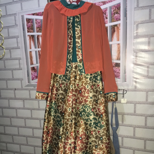 Gamis pesta Calosa