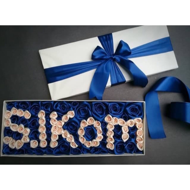 

Graduation gift / hadiah wisuda / kado