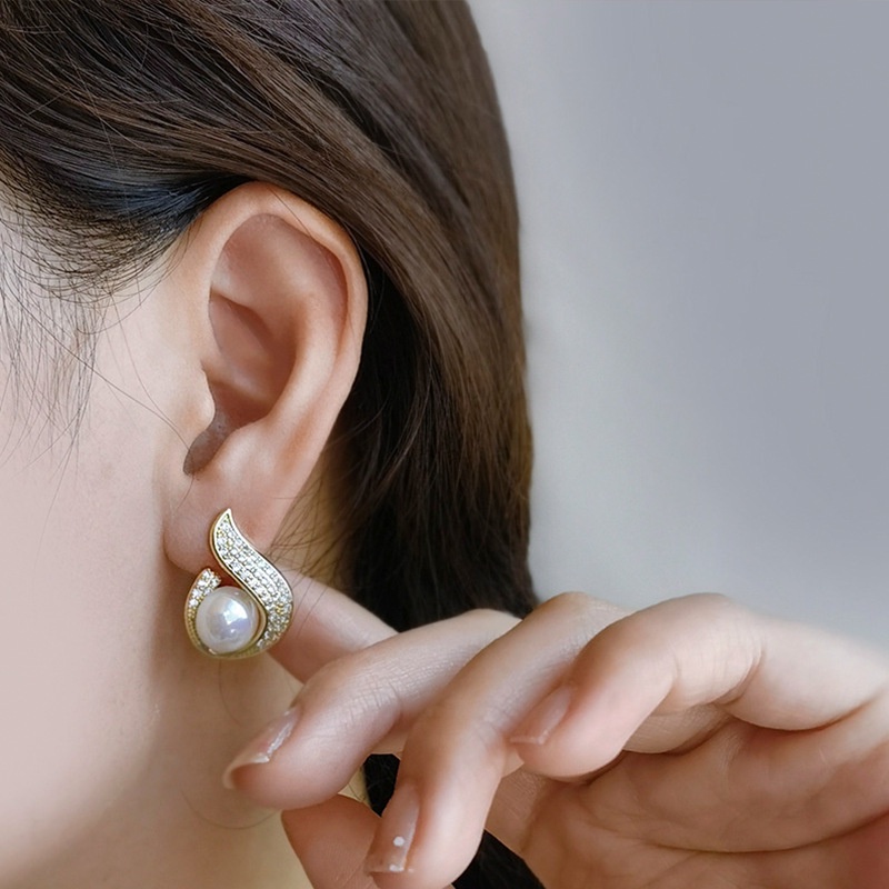 Anting Tusuk Gantung Temperament Hias Mutiaraberlian Gaya Retromewah Untuk Wanita