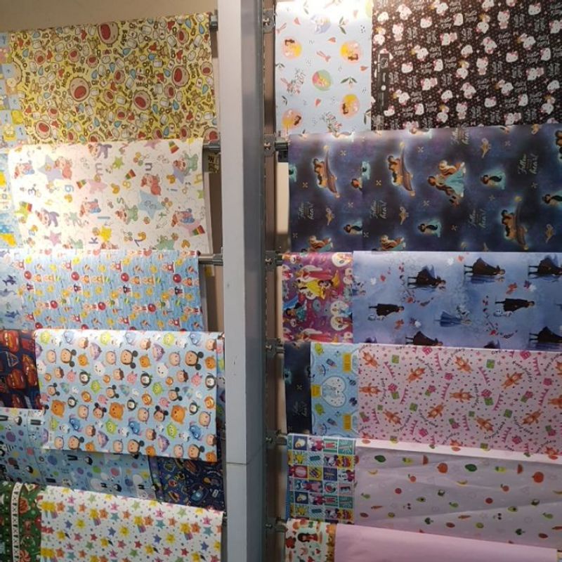

Kertas Kado. Ready Manado
