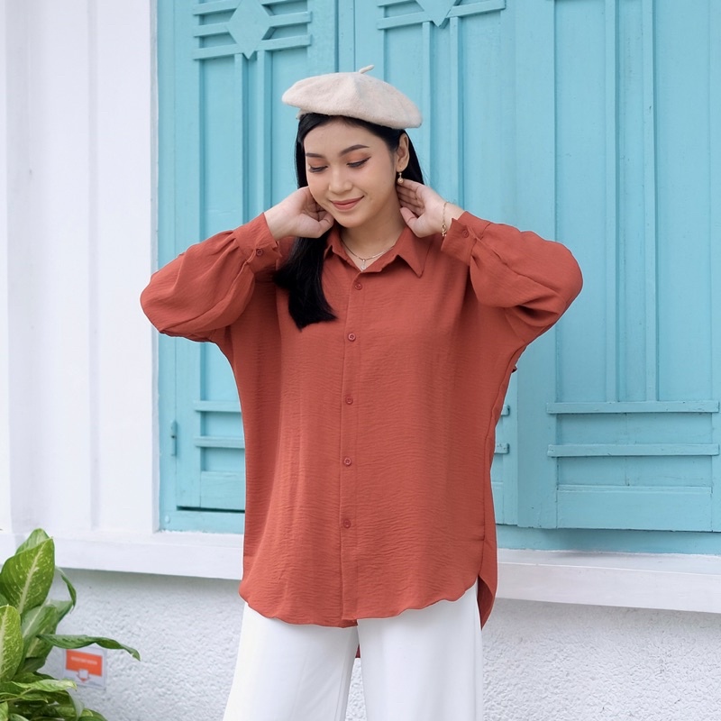 TINY SHIRT RUFFLE BACK OVERSIZE AIRFLOW / RUFFLE BACK SHIRT / BACK RUFFLE BLOUSE