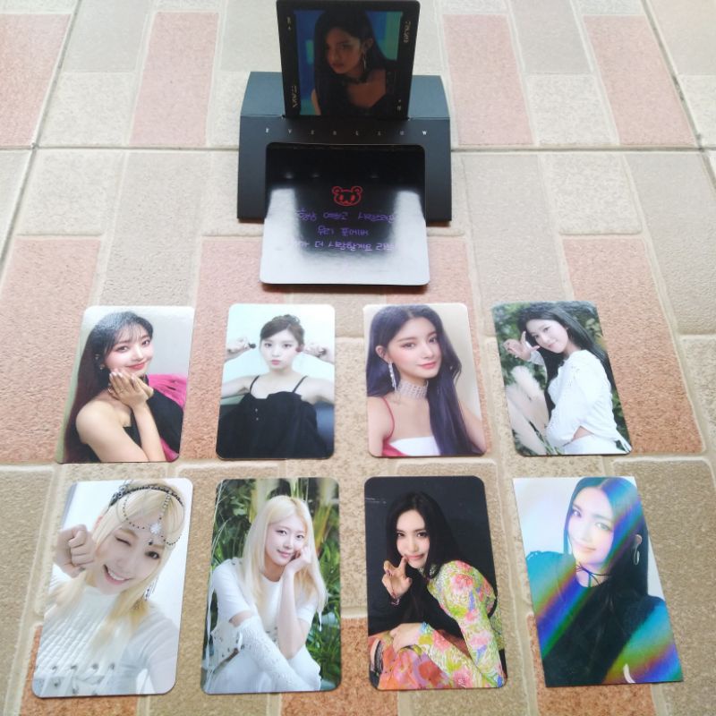 Official Everglow Photocard from Album HUSH, -77.82X-78.29 dan Last Melody