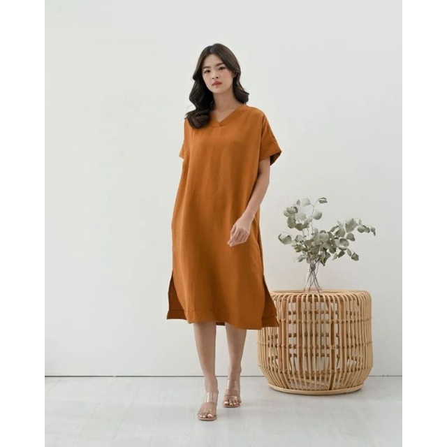 JOSSIE SLIT DRESS - DRESS WANITA TANGAN PENDEK