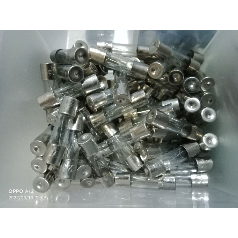 fuse / sekring kaca 4A 250v