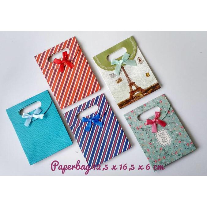 

Paperbag / Tas Kertas Untuk Kado Souvenir 12,5X16,5X6 Cm