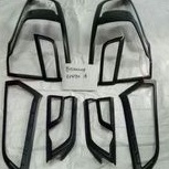 garnish belakang Suzuki XL 7 Hitam