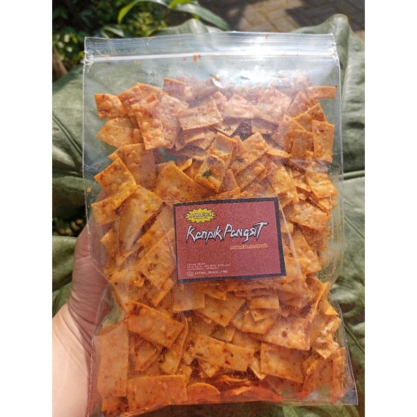 

Keripik pangsit pedas daun jeruk /isi 250g