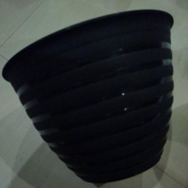 Pot Tawon 24 Cm Hitam