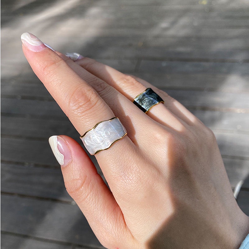 Cincin Handmade Model Irregular Rim Warna Emas Gaya Retro Untuk Pasangan