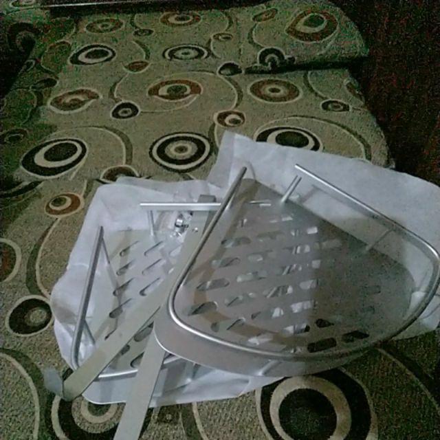 Rak Sudut Dinding Toilet Aluminium