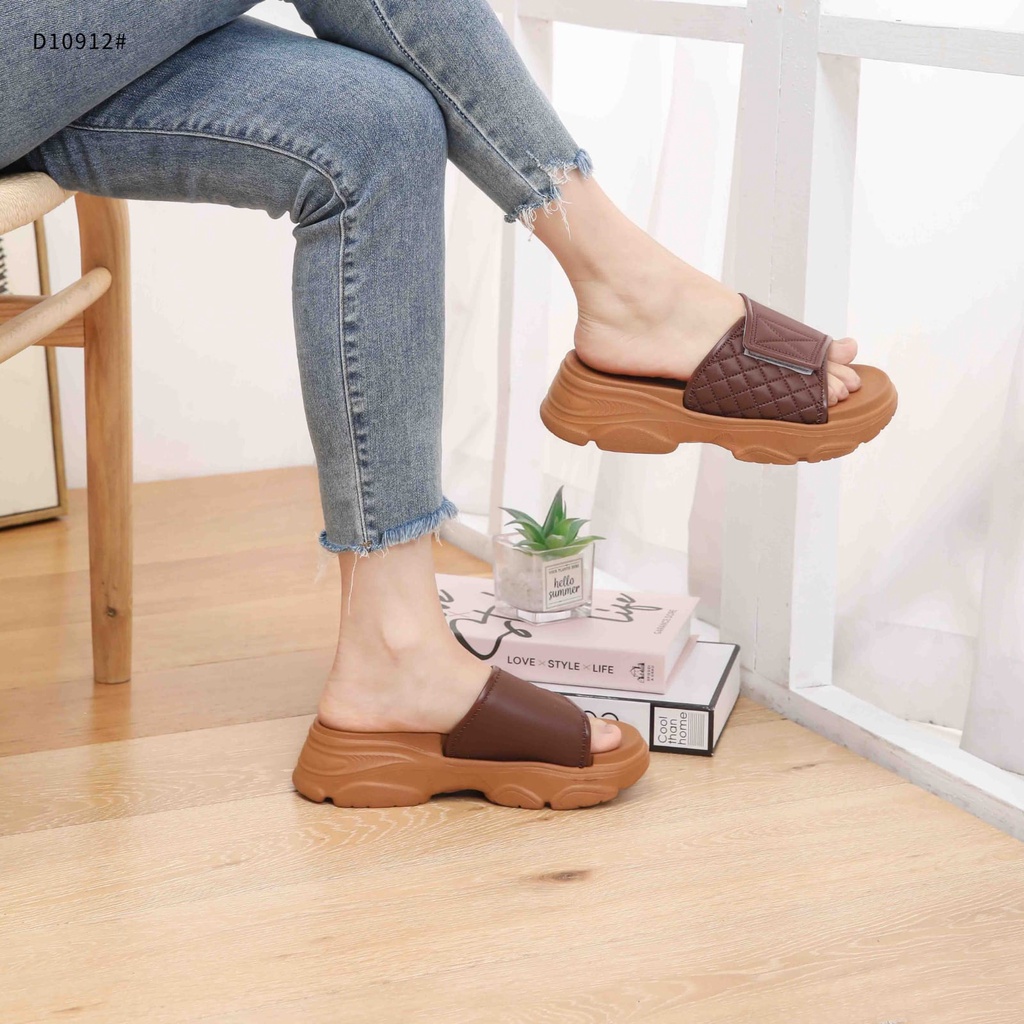 Slippers For Women With Rubber Sandal D10912