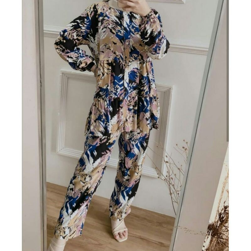 One Set Piyama Alexana Baju Setelan Daily Wanita Muslim Motif Abstrak Busui Rayon Uniqlo Termurah