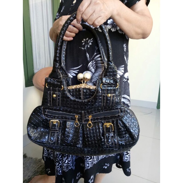 Tas Selempang/Selendang Wanita Perempuan Cewe Hitam (Preloved/Bekas)