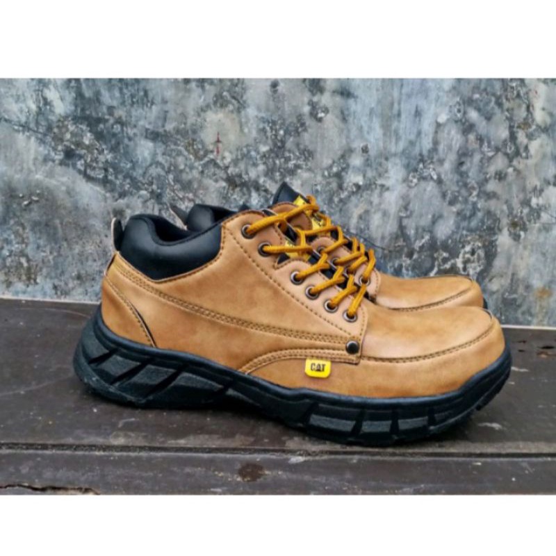 sepatu boot safety caterpilar sepatu kerja sepatu proyek sepatu touring sepatu lapangan sepatu trcking