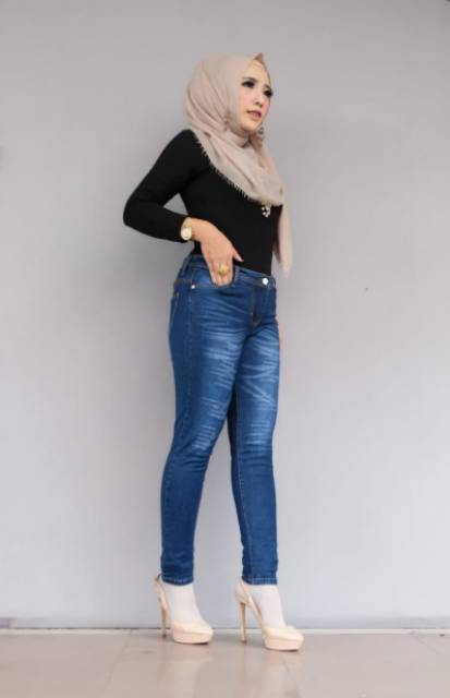 Celana Jeans Panjang Sobek Laser Skinny Wanita Jumbo // Size 27-34