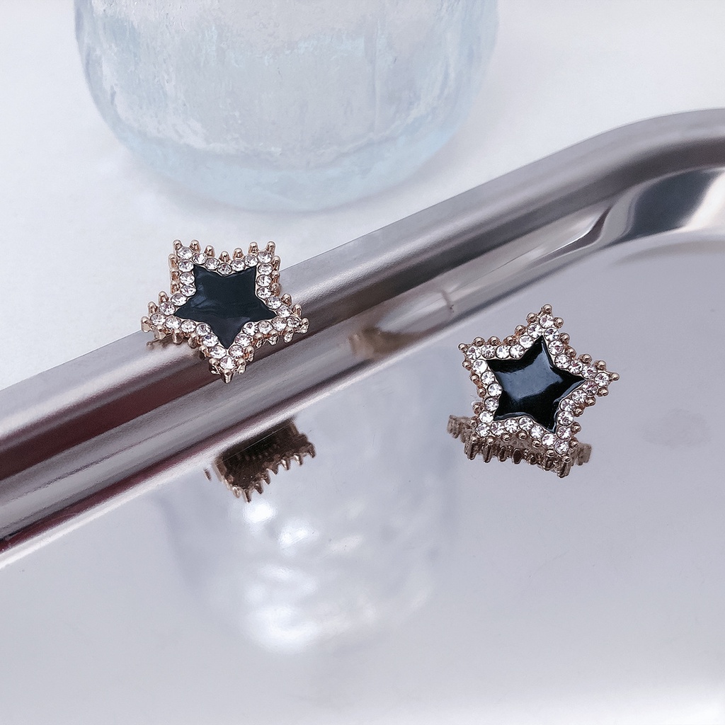 Anting Stud Desain Huruf D Warna Emas Aksen Batu Bulan Biru Untuk Wanita