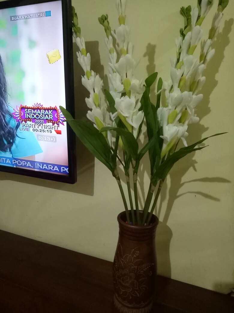 Vas Bunga Tanggung Ukir Cukit