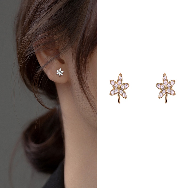 1 Pasang Anting Tusuk Bentuk Daun Maple Bahan Zircon Untuk Wanita