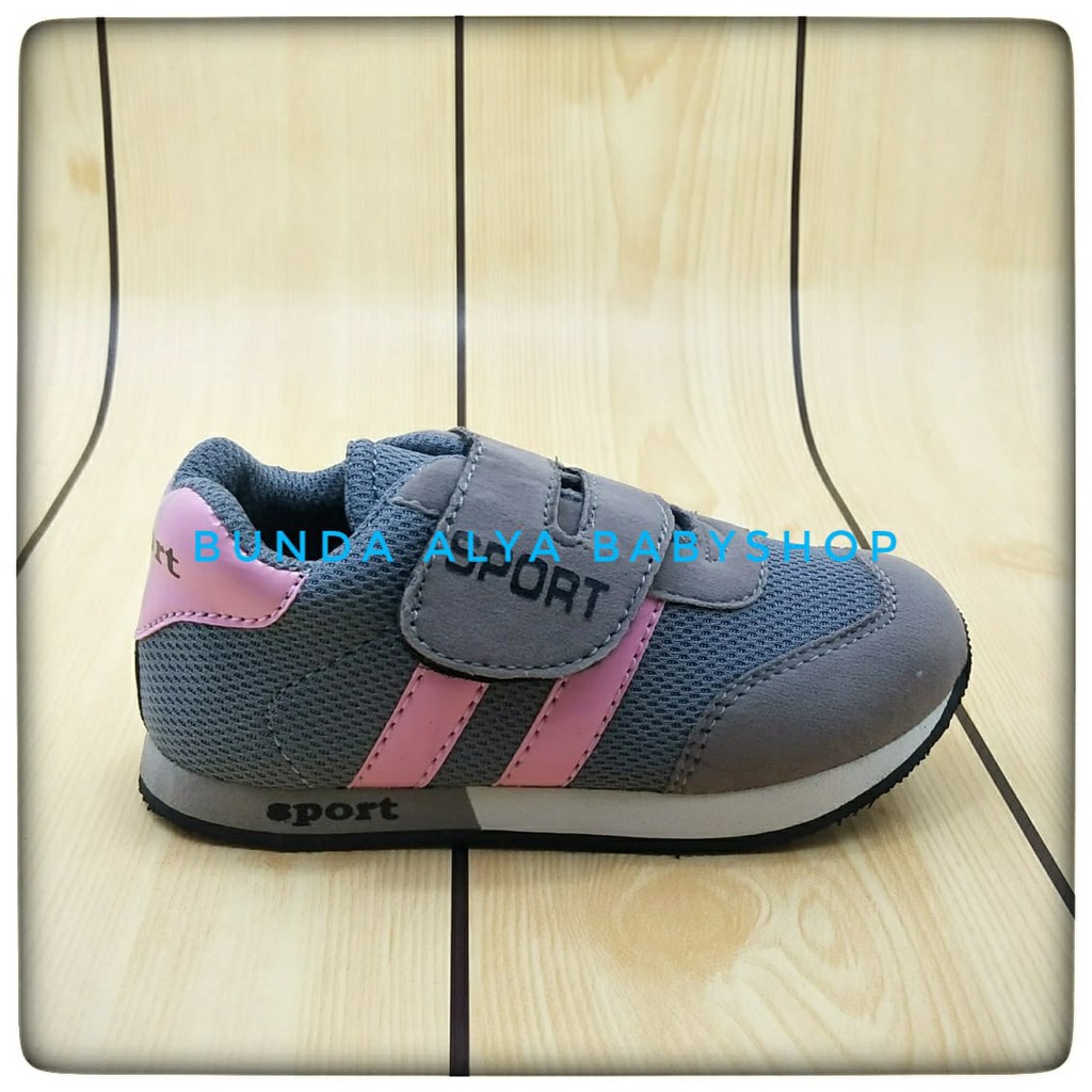 Sepatu Anak Perempuan Sport Usia 2 3 4 Tahun ABU PINK - Sepatu Anak Cewek Size 24 - 27 Alas Karet Anti Licin