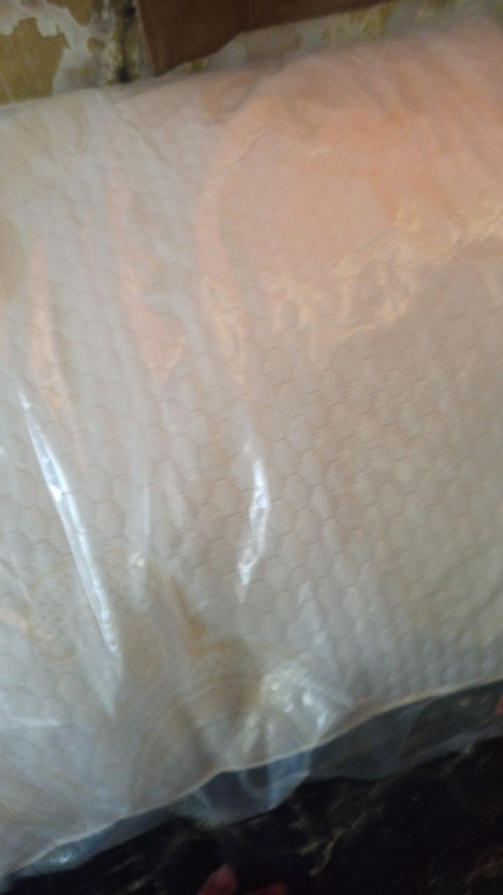 Bantal / Guling Hotel Merk Diffa Motif Hitam