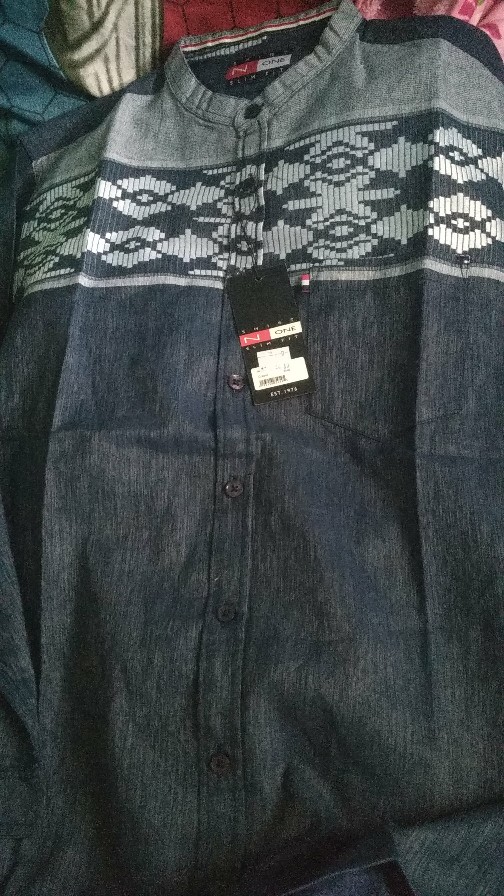 Kemeja Pria Kerah Shanghai Poster