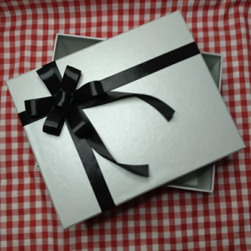 

Kotak Kado Gift Box 17x22x8 Kotak Hadiah Hampers Box Packaging Hadiah Box