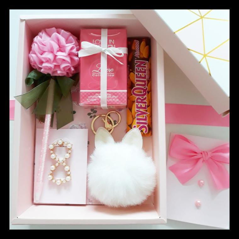 

PROMO Birthday Gift Box 2 'Hadiah Ulang Tahun Pacar / Teman Cewe'