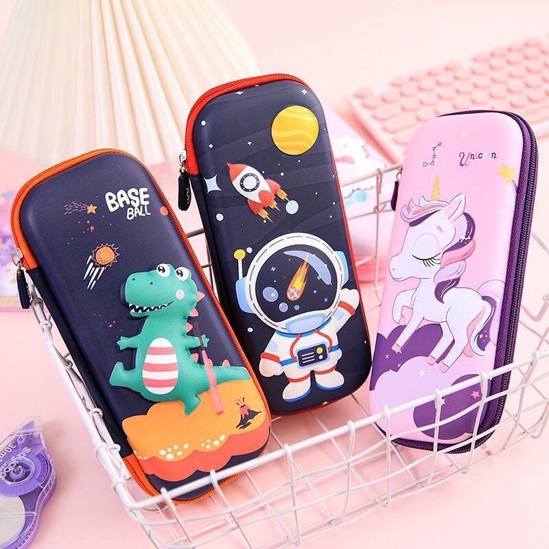 

Tepak Tempat Kotak Pensil 3D Embos Hardcase / 3D Pencil Case Emboss / PENSIL 3D TIMBUL / PENSIL CASE 3D / KOTAK PENSIL UNICORN / KOTAK PENSIL ASTRONOT