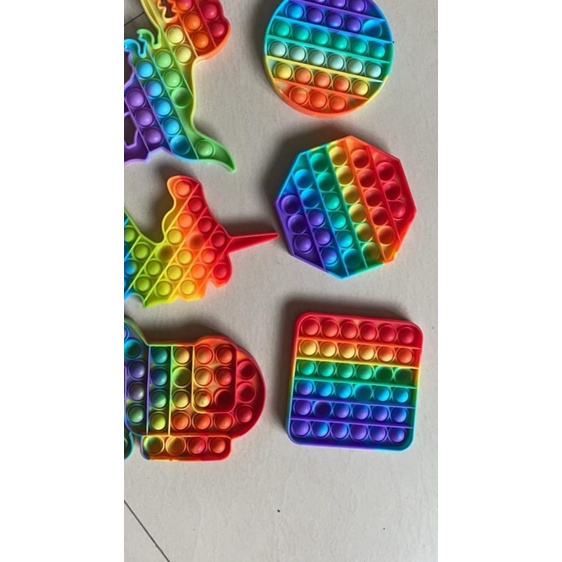 ➭ Pop It Game Tiktok/Sensory Fidget toys Pop it Rainbow Jumbo 12 cm - Kotak Rainbow, 12 ✸