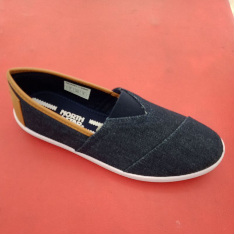 sepatu north star