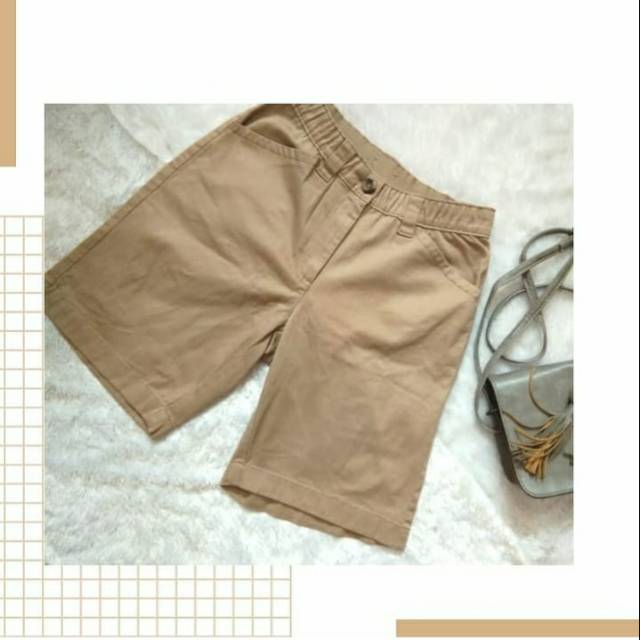 Celana pendek krem
LL Bean