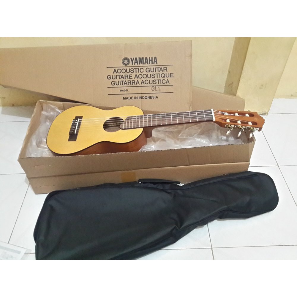 Guitalele yamaha GL 1 original plus tas  Limit