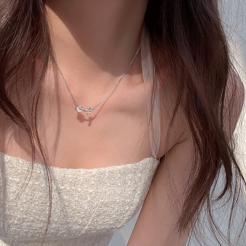 YEEZII Kalung Rantai Liontin Bunga Tulip Hias Kristal Warna Silver / Gold Untuk Wanita