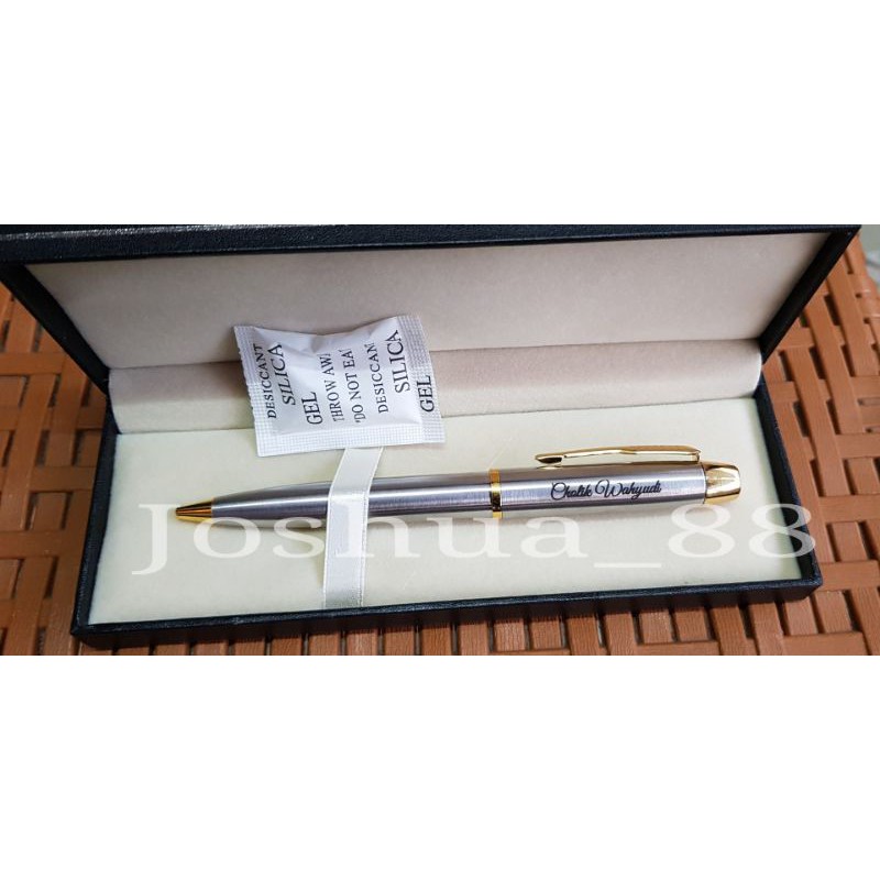 

Pulpen Parker Sonnet Silver Klip Gold Premium gratis ukir nama sendiri