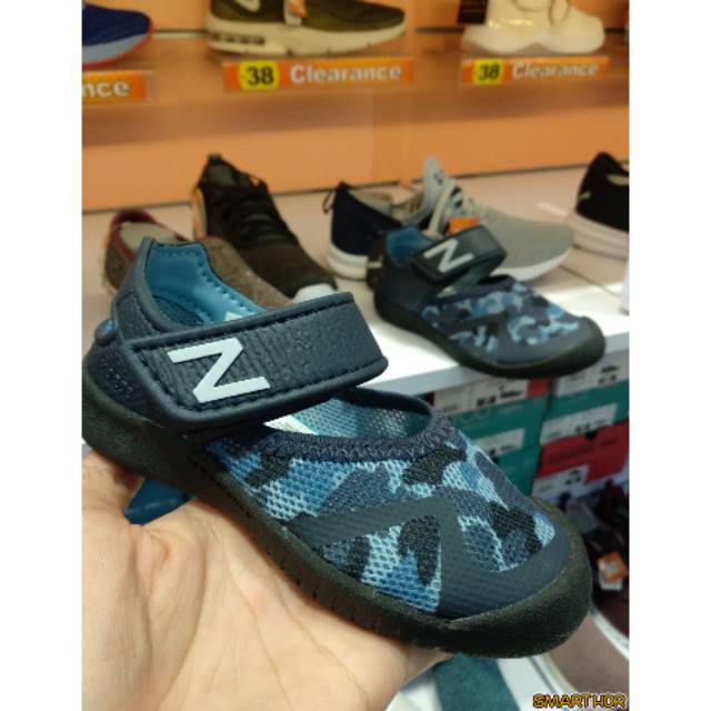 New balance Kids sale 70%....