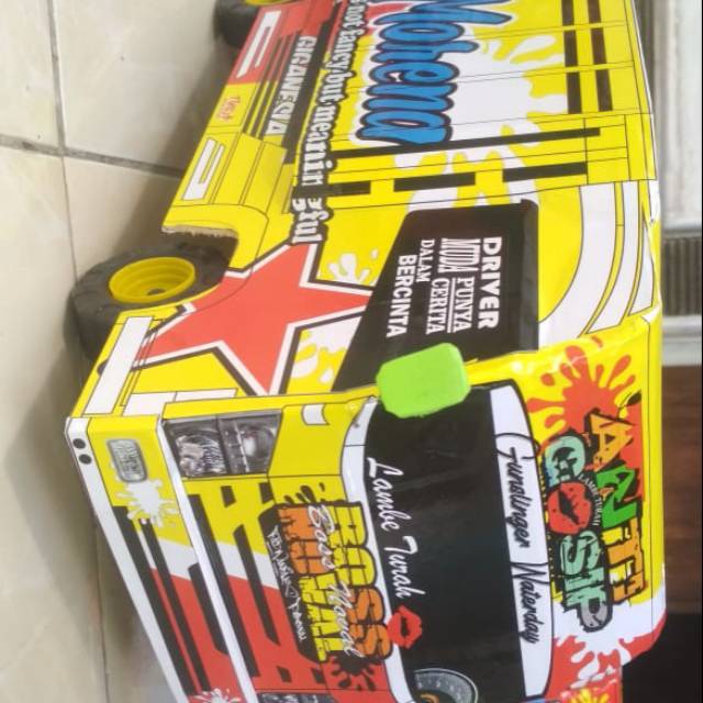 

Produk terbuat dari triplek dilapisi kertas artpaper (bukan cat)