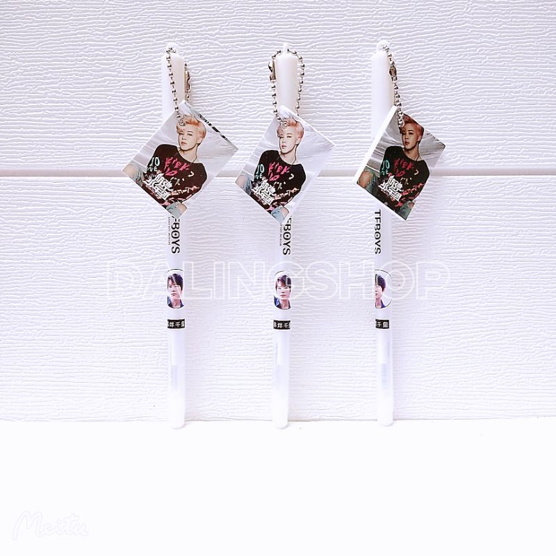 Dalingshop / PULPEN GEL BT21 + GANTUNGAN UNIK LUCU BT21 / PEN BT21 / PEN SQUID GAME + GANTUNGAN BONEKA GOYANG  / PULPEN SQUID GAME-BTSNotebook Ptih 1pc