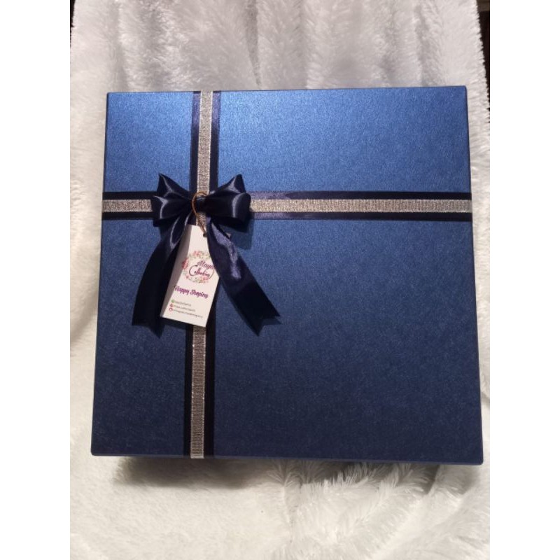 

Kotak kado / bungkus kado / box kado / hempers