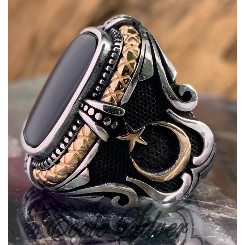 Cincin Desain Totem Misterius Bahan Stainless Steel Warna Hitam / Emas / Silver Untuk Pria