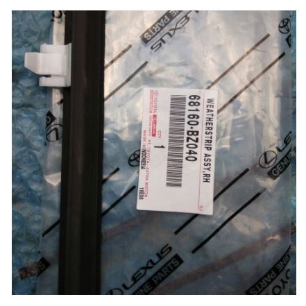 Pelipit Pintu Karet Kaca Luar Depan Kanan Avanza Veloz Xenia ORIGINAL