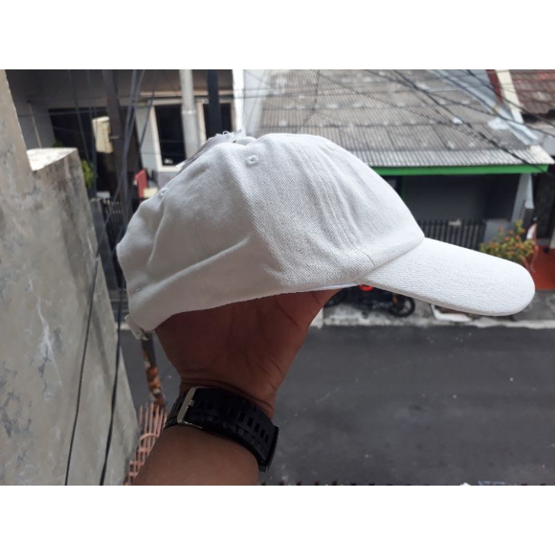 Rubi Cap - White. Original from Cotton on