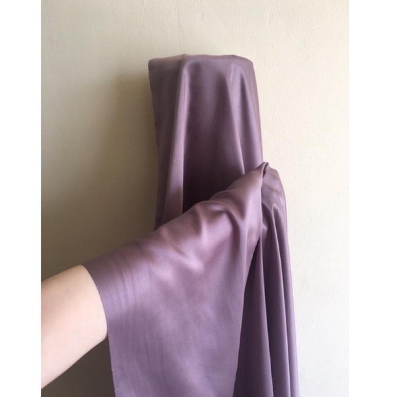 Kain Satin Saten Silk Lux Ori Bahan Maxmara Meteran Mewah Warna Ungu Taro ◦ TRK.19Au22в
