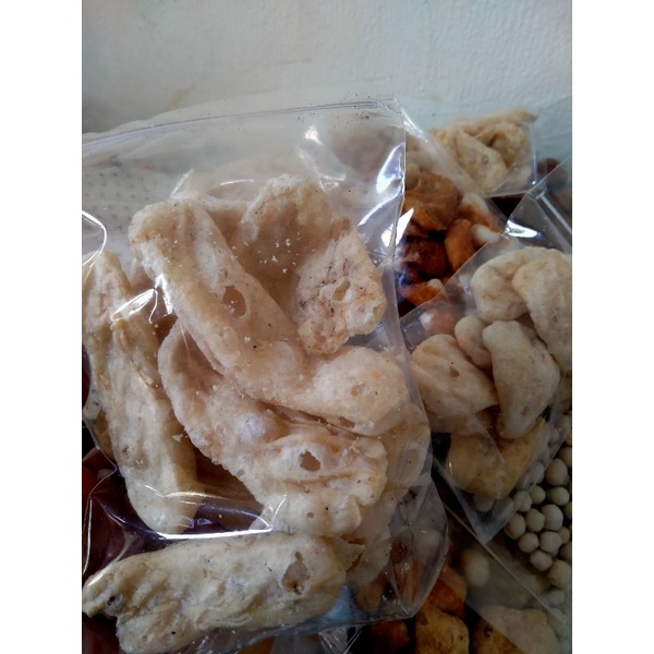 

aneka toping baso aci cuanki lidah tahu siomay kering siomay mini/gurilem sukro