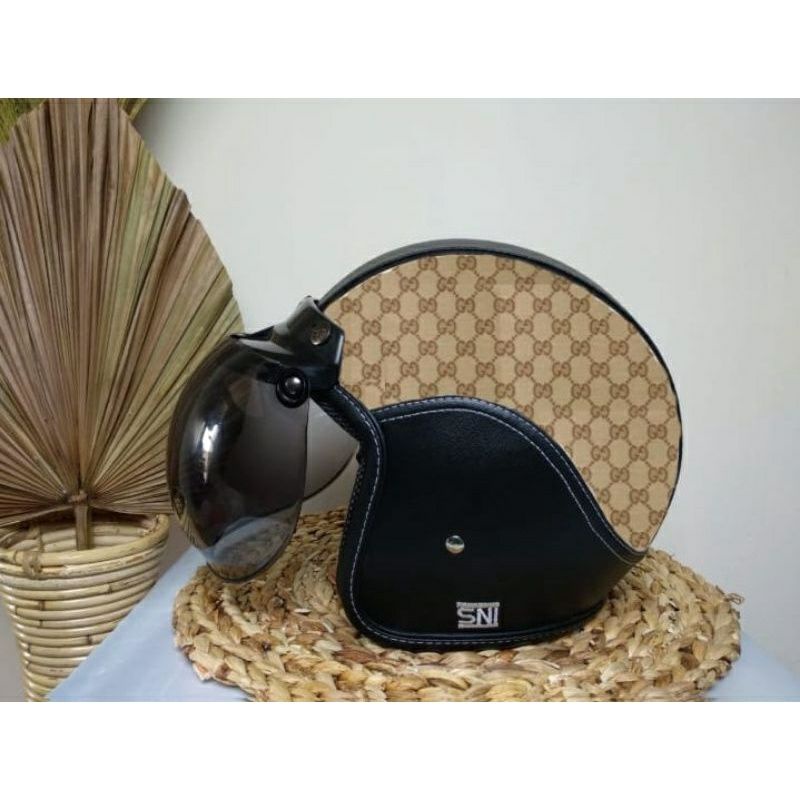 helm retro classic kulit dengan motif elv Chanel guci batik bunga wanita pria dengan kaca datar