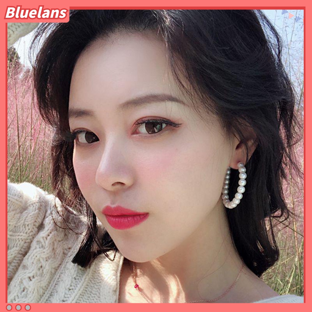 Bluelans Anting Hoop Juntai Bentuk Lingkaran Besar Aksen Mutiara Tiruan Gaya Elegan Untuk Wanita