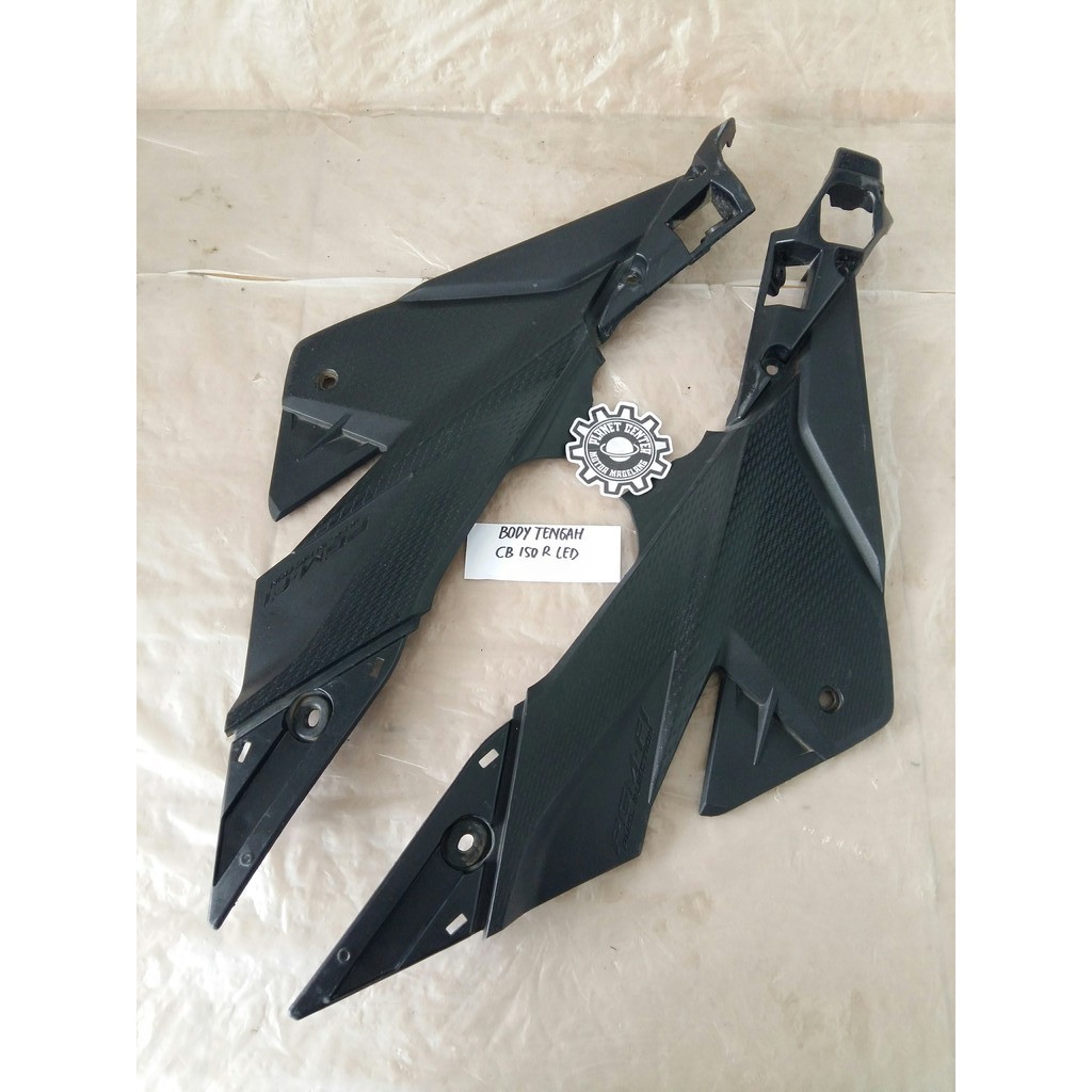 Cover Accu Tutup Aki Sambungan Body New CB150R CB 150 R LED Original Second