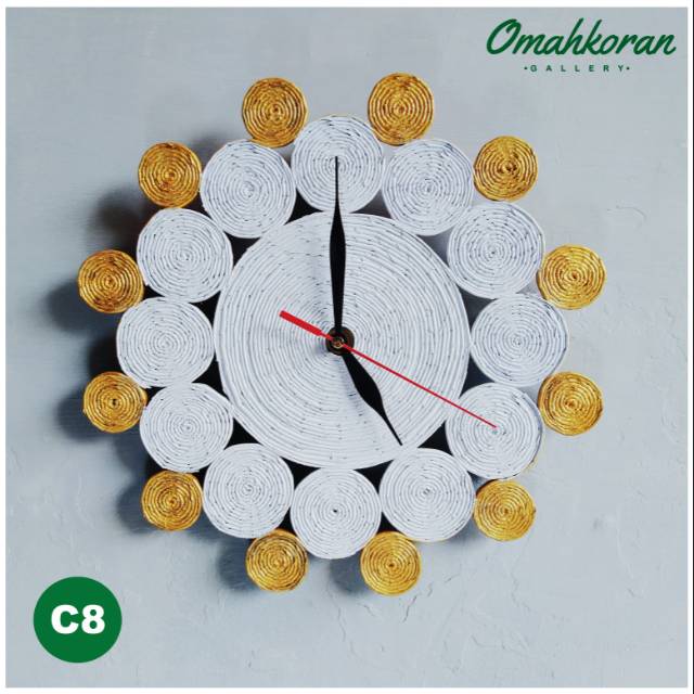 Prakarya Jam Dinding Warna Putih Hiasan Emas Dari Koran Bentuk Lebih Besar