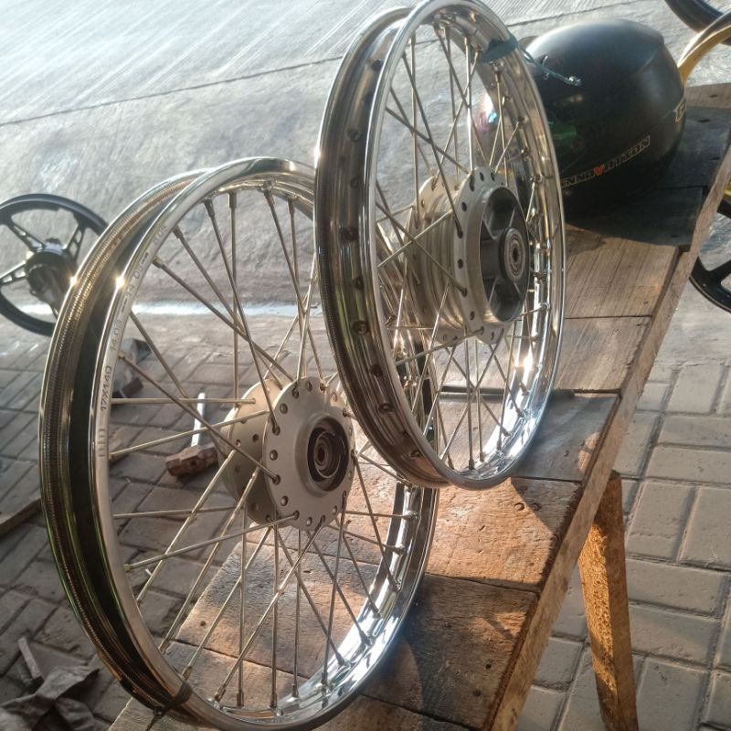 pelek/velg Yamaha Jupiter lama/old PNP Vega lama poswan kripton Yamaha piz R